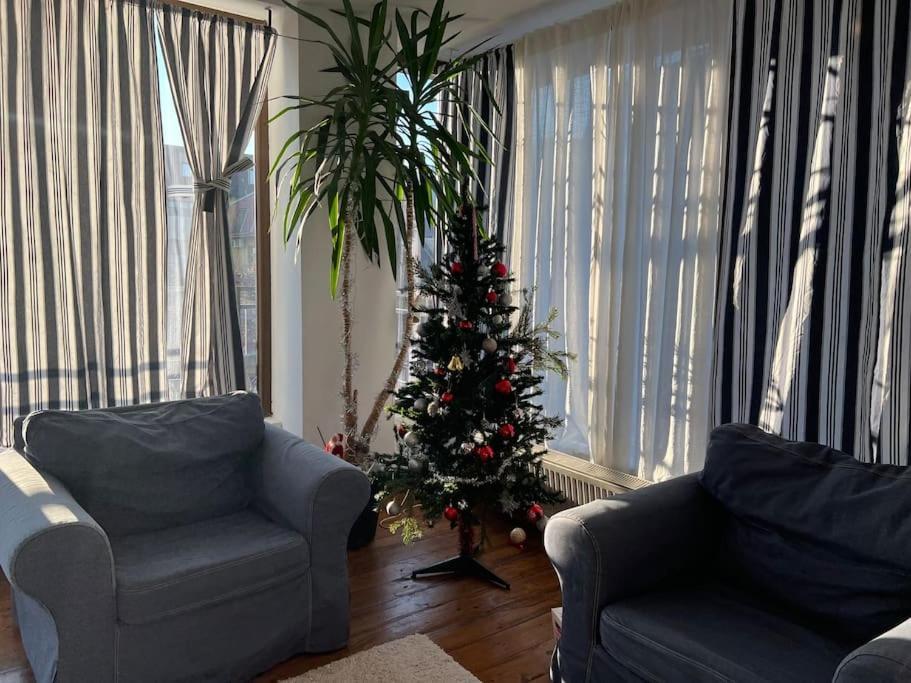 Lovely Apartment In Villa In Boekarest Buitenkant foto