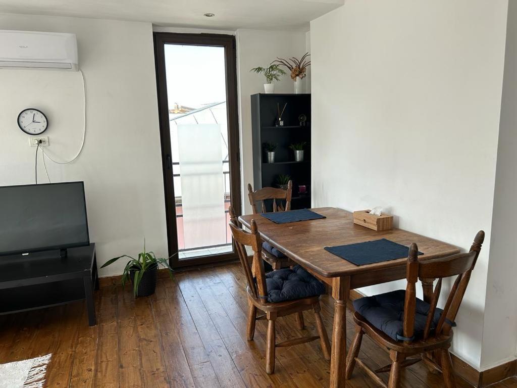 Lovely Apartment In Villa In Boekarest Buitenkant foto